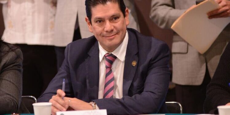 Destaca Ernesto Núñez elevar a rango constitucional la prohibición del maltrato a los animales