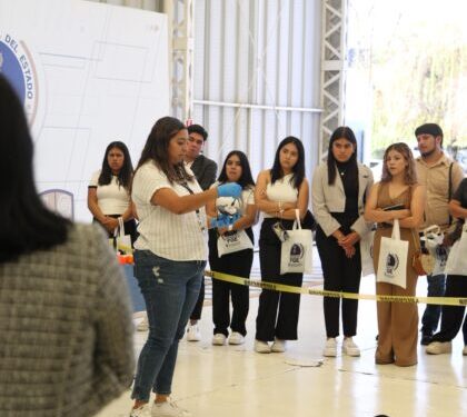 Estudiantes de la UNICLA plantel Zitácuaro visitan las instalaciones de la FGE