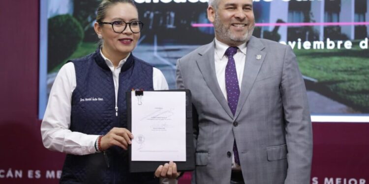 Firma Bedolla iniciativa de reforma constitucional para la UMSNH