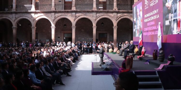 Atestigua GPPRD la firma de promulgación de la Reforma al Poder Judicial