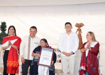 Entregan 113 premios del Concurso Estatal de Artesanías en Pátzcuaro-Morelia Informativo