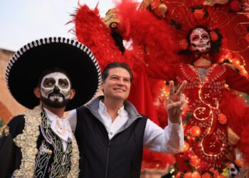 Desfile de Catrinas y Catrines rompe récord: reúne a más de 3 mil 200 participantes-Morelia Informativo