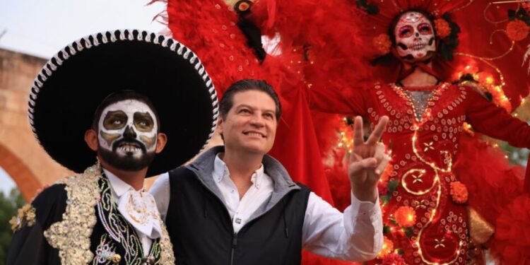 Desfile de Catrinas y Catrines rompe récord: reúne a más de 3 mil 200 participantes-Morelia Informativo