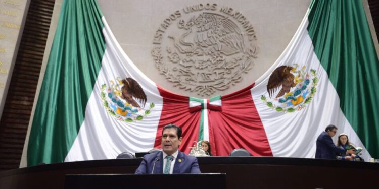 Aumentar penas en delitos contra adultos mayores, propine Ernesto Núñez-Morelia Informativo