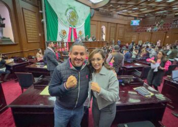 Desde la bancada naranja se seguirá defendiendo los derechos de las mujeres: Víctor Manríquez