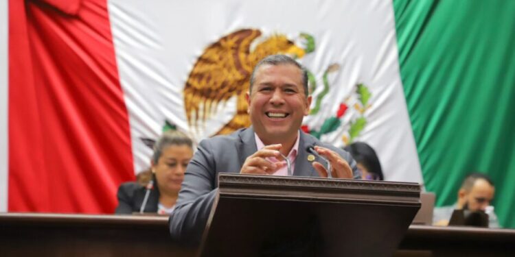 Barragán plantea sanciones contra la comida chatarra en las escuelas