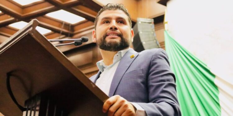 Octavio Ocampo impulsa la creación de una Comisión de Dictamen en favor de periodistas michoacanos