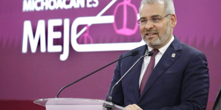 Con reforma, cero déficit por primera vez en la historia de la UMSNH: Bedolla