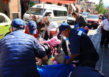 En operativo coordinado, Gobierno Municipal retira comercio irregular en Centro Histórico