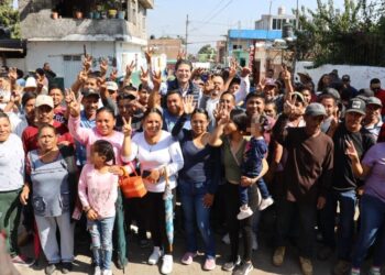 Refrenda Alfonso Martínez apoyo a los artesanos de San Nicolás Obispo