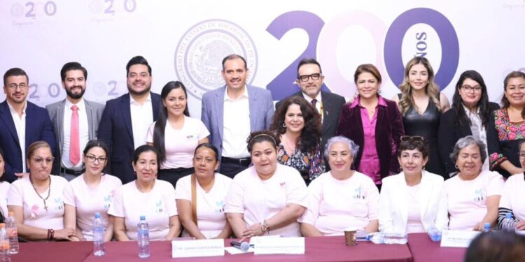 Estamos con las mujeres que padecen cáncer de mama: Melba Albavera