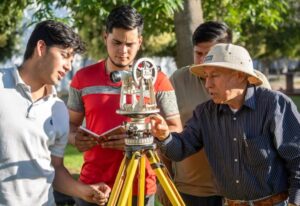 Egresadas y egresados nicolaitas ponen en alto a la UMSNH; reciben Premio Ceneval al Desempeño de Excelencia-EGEL-Morelia Informativo1