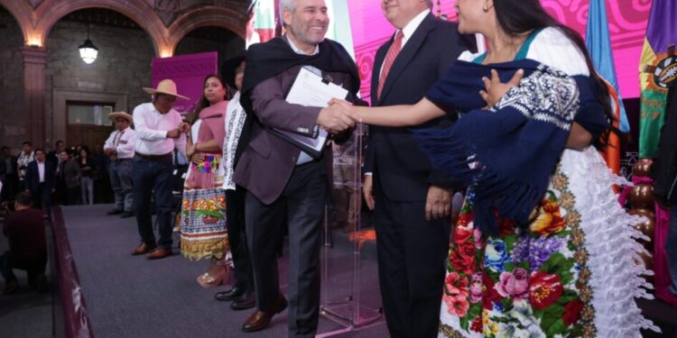 Con reforma constitucional, reconocimiento pleno a comunidades indígenas: Bedolla