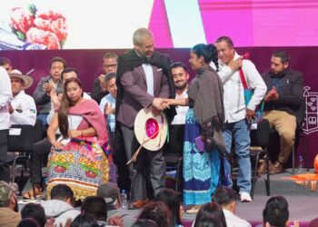 Iniciativa de reforma en materia indígena prioriza participación de las mujeres: Bedolla