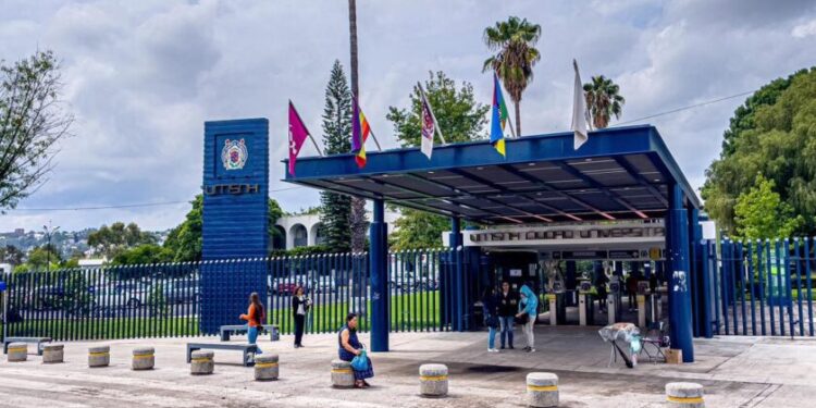 Cubierta la primera quincena de noviembre a las y los trabajadores de la UMSNH; Yarabí Ávila cumple con los nicolaitas