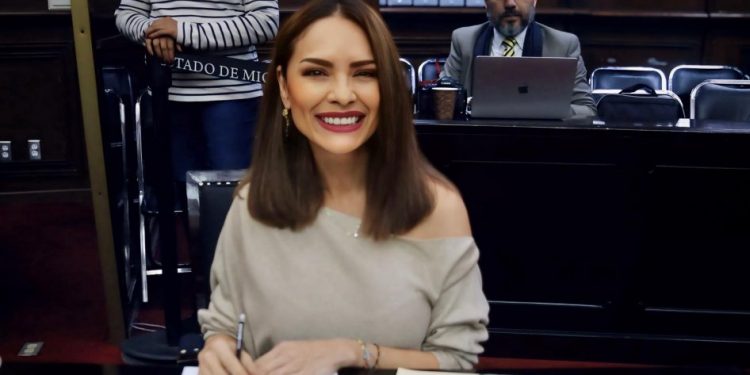 Nalleli Pedraza-Morelia Informativo