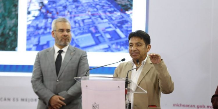 Nulo el riesgo de accidentes aéreos por el teleférico de Uruapan: experto