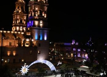Gobierno de Morelia invita a disfrutar de la Pista de Hielo del Centro; ¡una experiencia navideña única!