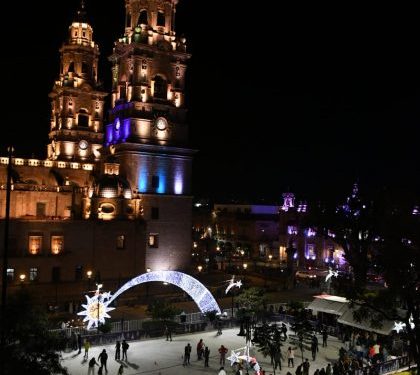 Gobierno de Morelia invita a disfrutar de la Pista de Hielo del Centro; ¡una experiencia navideña única!