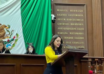 Necesaria reforma para que diputados puedan integrarse a otros grupos parlamentarios: Xóchitl Ruiz