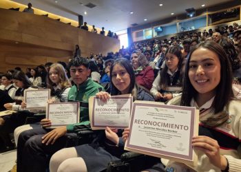 Reconoce Cecytem a más de 100 estudiantes destacados
