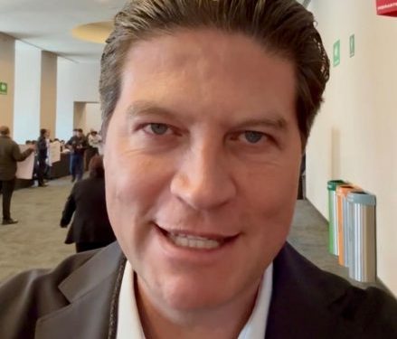 Acude Alfonso Martínez a encuentro con Claudia Sheinbaum