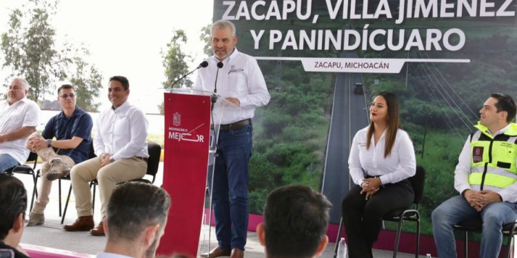 Invertidos casi 6 mil mdp en 22 proyectos carreteros multianuales de Michoacán: Bedolla