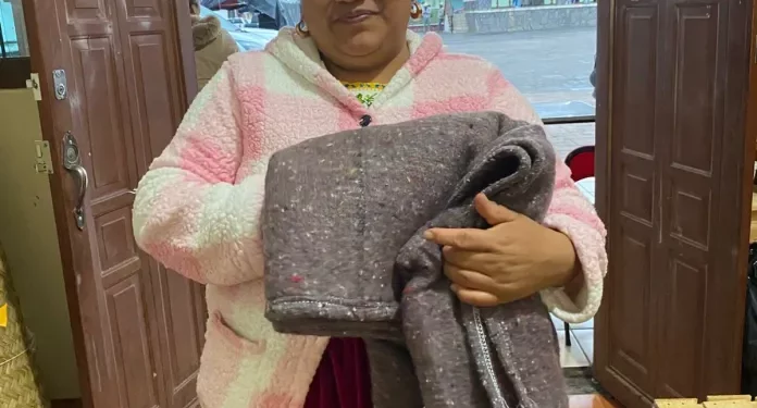 DIF Michoacán entrega más de 5 mil cobijas a familias de 24 municipios y 28 autogobiernos