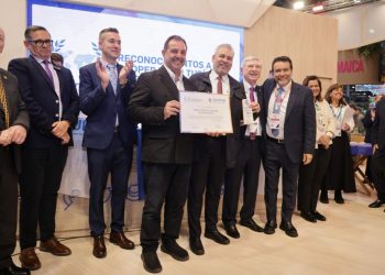 Entrega ONU reconocimiento por tradición de Noche de Muertos