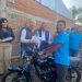 Eric Gaona entrega motocicletas para fortalecer Comapat