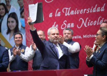 Con reforma constitucional a la UMSNH quedan atrás 50 años de déficit financiero: Bedolla