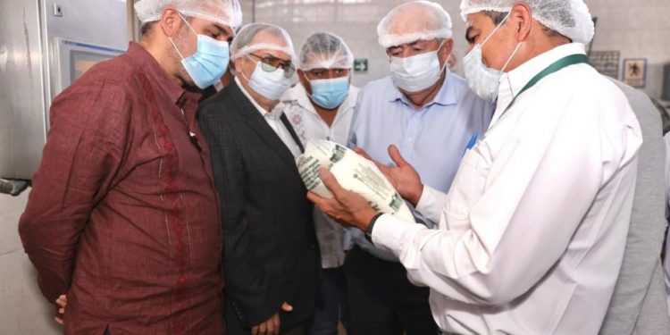 Este año inicia construcción de planta de secado de leche en Jiquilpan: Bedolla