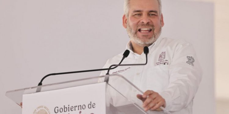 Con Sheinbaum, becas para más de 560 mil estudiantes michoacanos: Bedolla