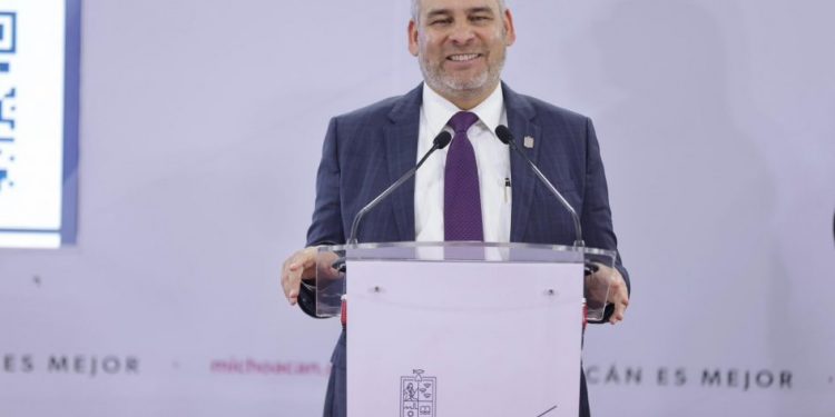 Ayuntamientos, omisos para regular giros rojos y negros: Bedolla