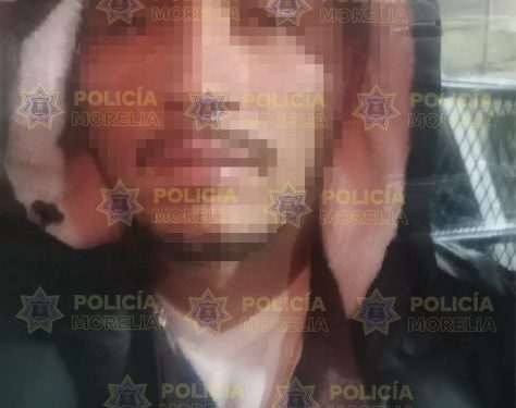 Policía Morelia asegura vehículo, arma de fuego y detiene a cuatro personas