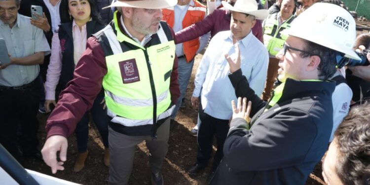 Avanza construcción del teleférico de Uruapan; Bedolla supervisa obra