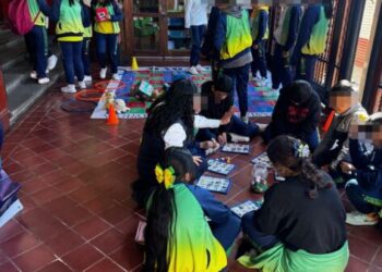 Lleva Fiscalía General charlas en materia de violencia digital a estudiantes de primaria y secundaria, en Pátzcuaro