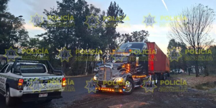 Lleva Fiscalía General charlas en materia de violencia digital a estudiantes de primaria y secundaria, en Pátzcuaro