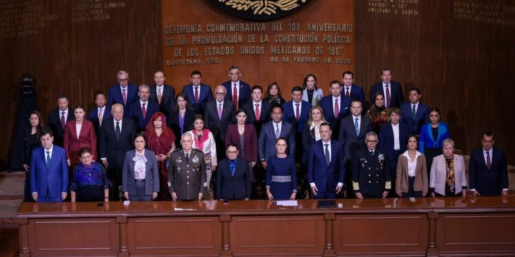 Bedolla asiste al aniversario de la Constitución Mexicana; llama a la unidad y respaldo a Sheinbaum