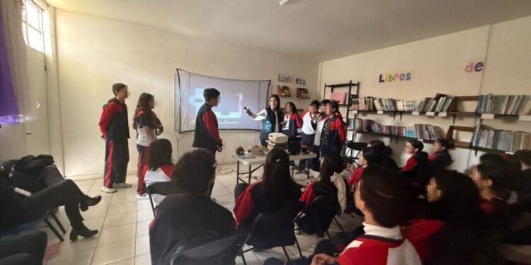 Imparte FGE actividades en materia de riesgos en las redes sociales a estudiantes de secundaria en Morelia