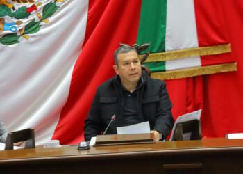 Juan Carlos Barragán presenta iniciativa para proteger a niñas, niños y adolescentes