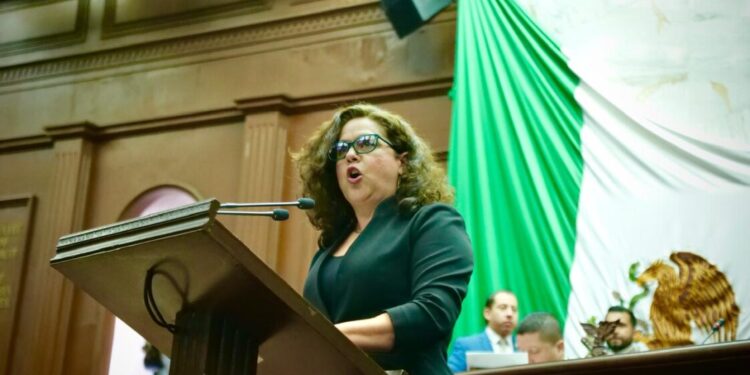 Melba Albavera presenta iniciativa que busca poner alto al acoso sexual en espacios Públicos