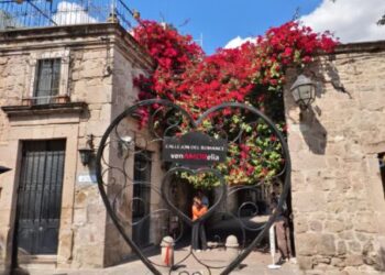 Gerencia del Centro Histórico renueva ‘Corazón’ del Callejón del Romance