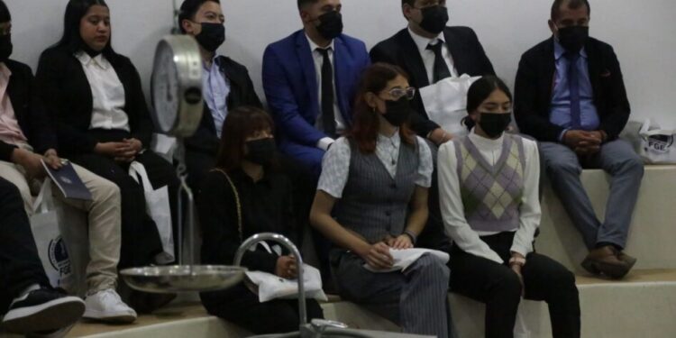 La Fiscalía General recibe a estudiantes de la Universidad Capital de Estudios Superiores Zamora