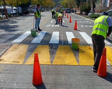 Gobierno de Morelia inicia balizamiento de Calzada Juárez para mejorar la seguridad vial