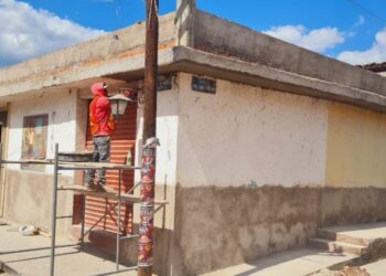 Gobierno de Morelia inicia balizamiento de Calzada Juárez para mejorar la seguridad vial