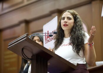 Giulianna Bugarini exige acción contra el uso indebido de la inteligencia artificial: ‘Es hora de regularla’