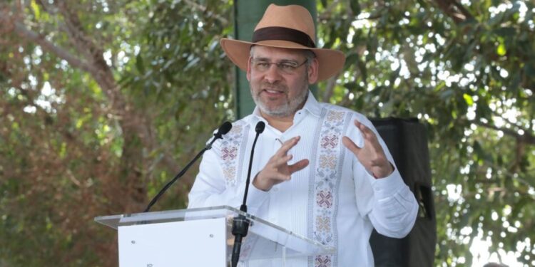 Limón en polvo, alternativa para llegar a mercados internacionales: Bedolla