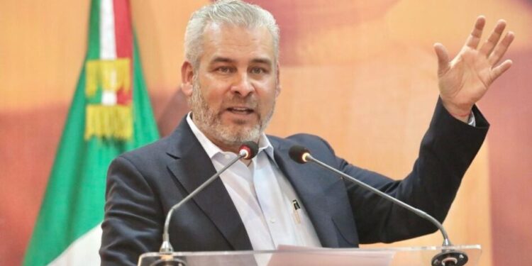 Bedolla frena mercado negro de plazas automáticas para maestros