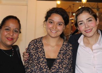 Reconoce Brissa Arroyo trayectoria de Yareni Pérez, galardonada con la presea “Mujer michoacana 2025”